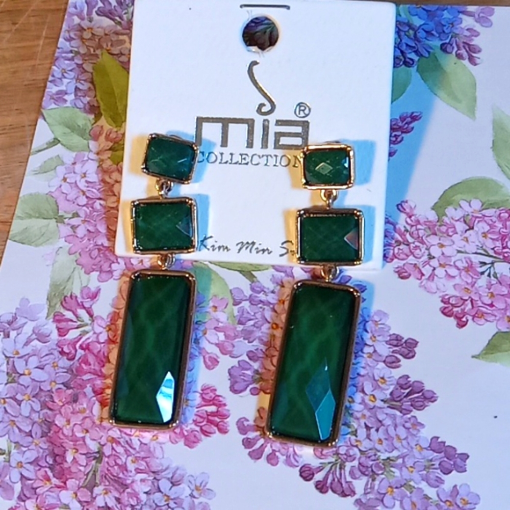 😊💗STUNNING !/GREEN DANGLING EARRINGS 🍃🎄🤗